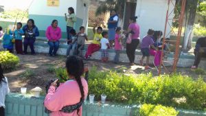 Niñas y niños de la Col. 20 de Noviembre en Sinaxtla
